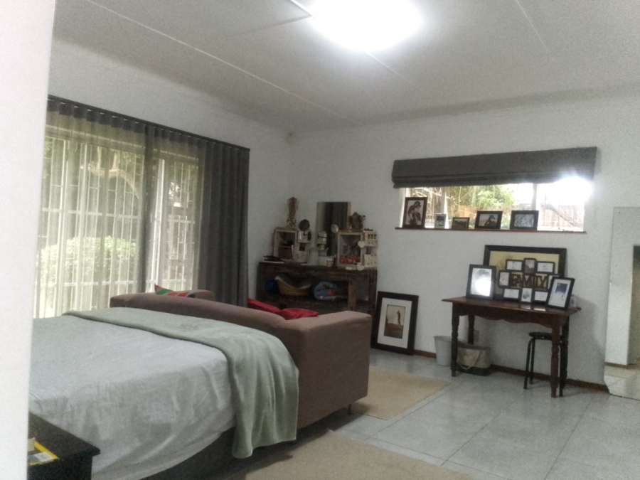 To Let 4 Bedroom Property for Rent in Glen Barrie Western Cape